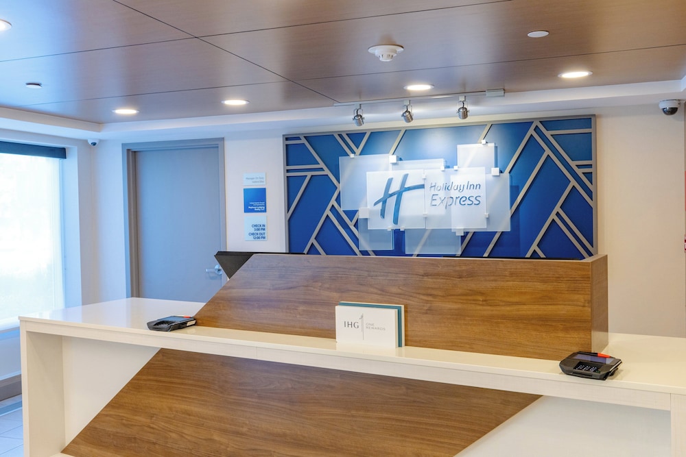 Holiday Inn Express Hotel of Neptune by IHG - photo 108