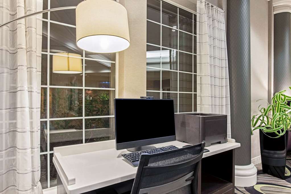 La Quinta Inn & Suites by Wyndham Birmingham Homewood - photo 40