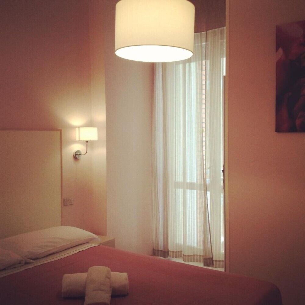 Hotel Chris — Unknown City — photo 4