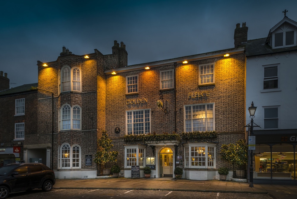 The Golden Fleece Hotel Thirsk North Yorkshire — hotel in Thirsk