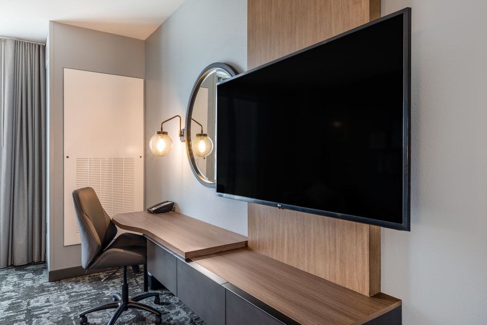 Crowne Plaza Kearney by IHG - photo 24