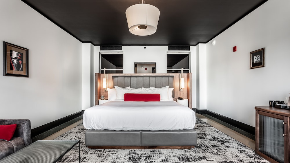 Bottleworks Hotel - photo 14