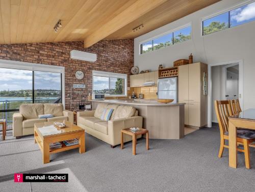 Breakwater Unit 4 Beachfront Bermagui — Bermagui — photo 3