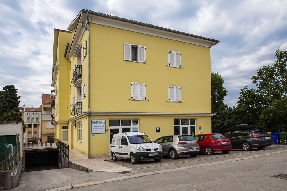 Apartment Elena — 4-Star Luxury Hotel in Rovinj, Croatia