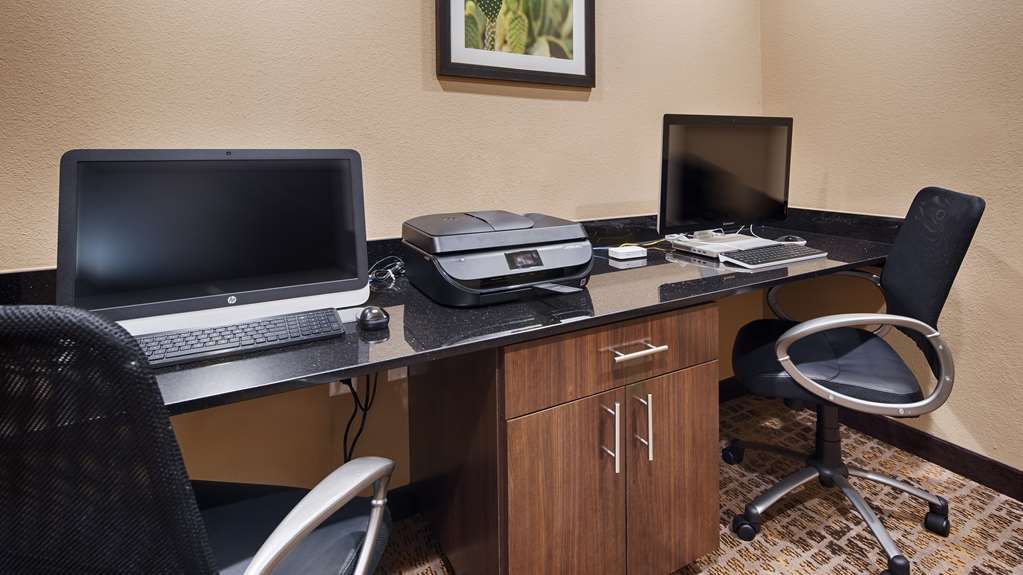 Best Western Plus Elmendorf Hotel San Antonio Hotel - photo 10