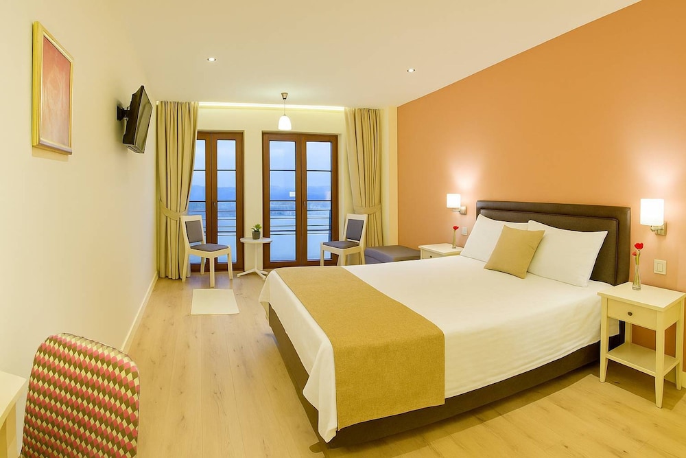 Arktos Hotel Superior Room w Stunning Lake View in Ioannina, Greece
