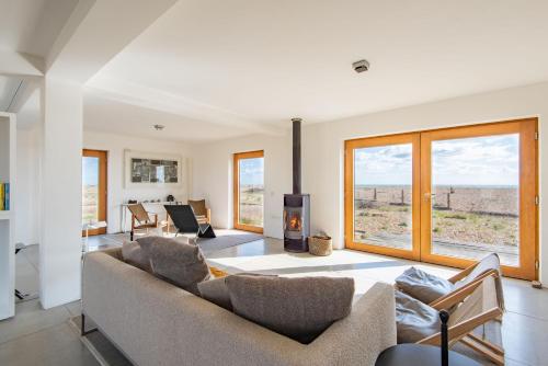 Fog Signal Building by Bloom Stays — hotel in Lydd
