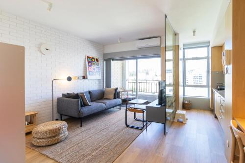 S1405 practical and modern AC balcony and parking — 4-Star Luxury Hotel in Porto, Portugal