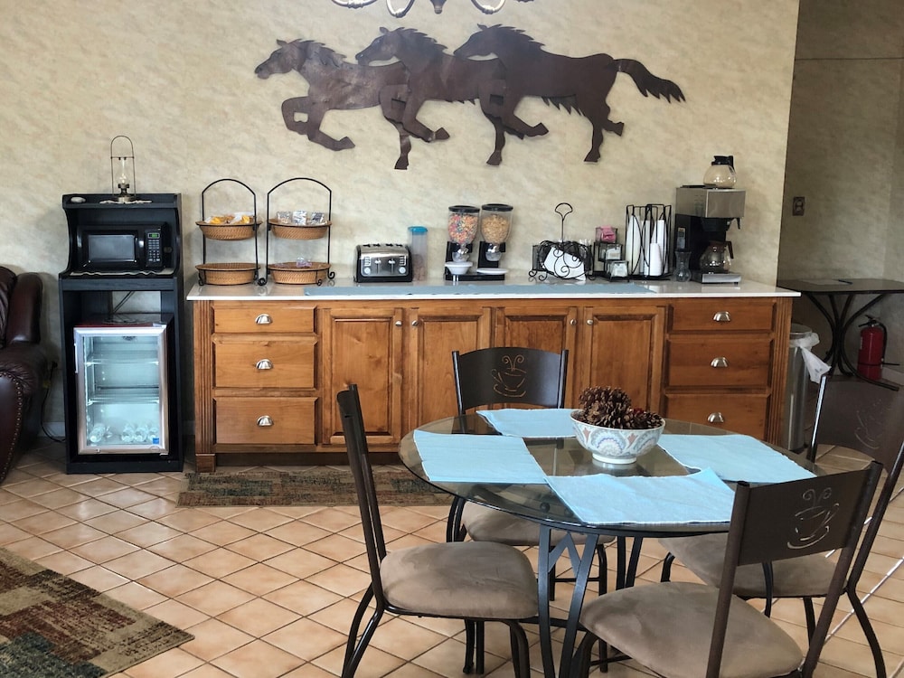 The Tompkinsville Inn - photo 20