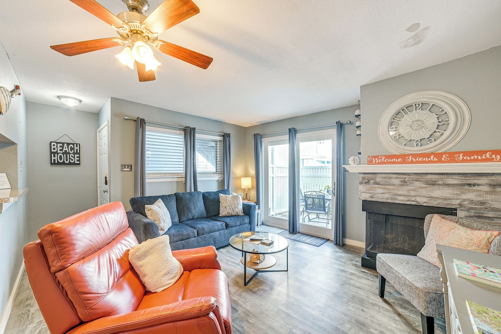 1 4 Mi to Seawall: Relaxing Galveston Condo — 4-Star Luxury Hotel in Galveston, United States
