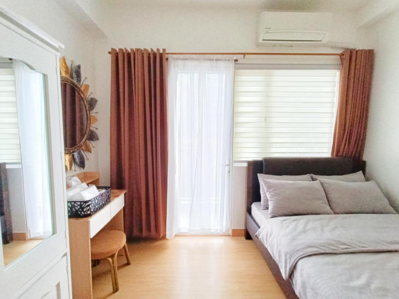Simply COZY at Trees Residences 1 Br with Balcony — 4-Star Luxury Hotel in Manila, Philippines