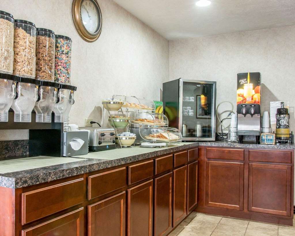 Quality Inn Hudsonville South - photo 29
