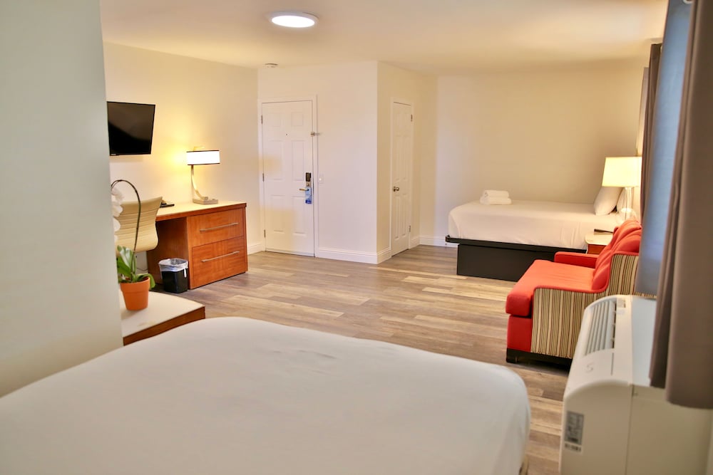 Travelodge by Wyndham Crescent City - photo 11