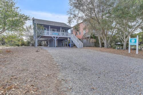 Saltwater Gospel by Oak Island Accommodations - photo 36