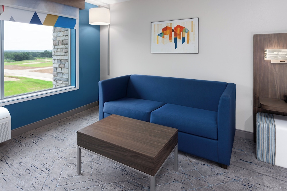 Holiday Inn Express & Suites Reedsburg Dells Area by IHG - photo 18