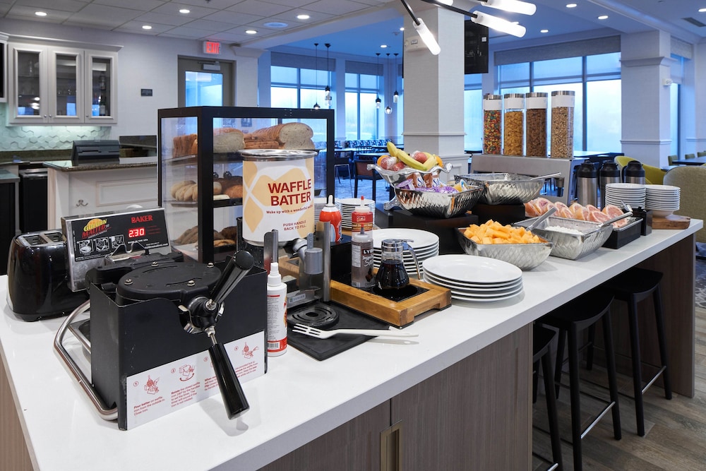 Hilton Garden Inn Evansville - photo 53