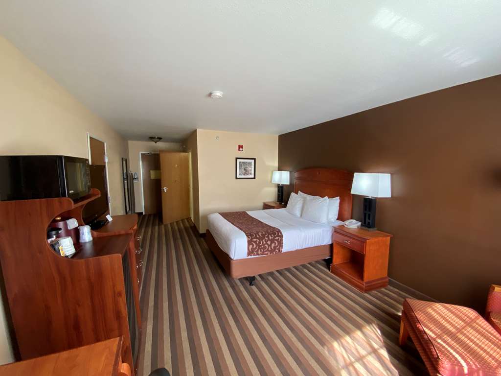 Best Western Manhattan Inn - photo 22
