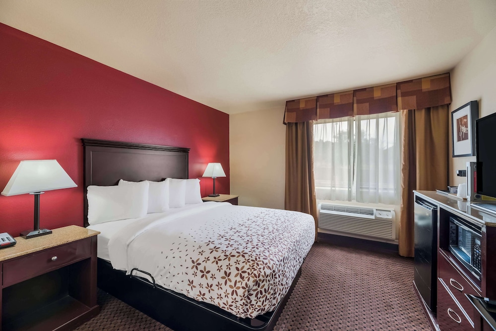 SureStay Plus Hotel by Best Western Silver City - photo 13