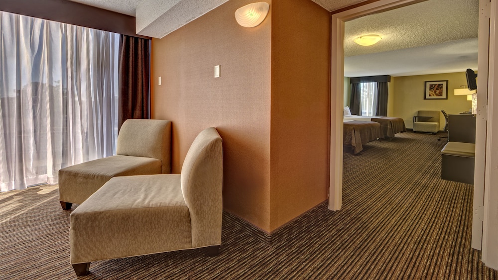 Clarion Hotel & Suites Conference Center Memphis Airport - photo 14