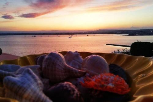 Terrazza sul mare attico Alfeo e Aretusa — 4-Star Luxury Hotel in Siracusa, Italy