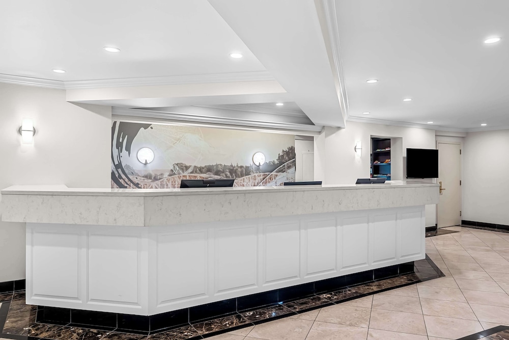 Best Western Plus Puyallup Hotel - photo 7