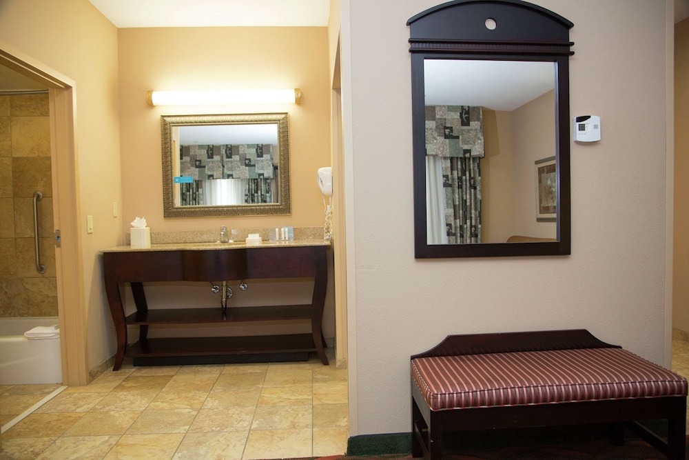 Hampton Inn & Suites Houston Rosenberg - photo 40