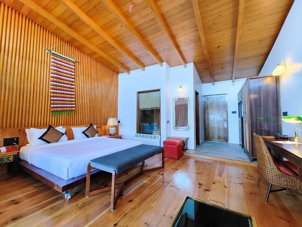 Timilo Boutique — Tawang