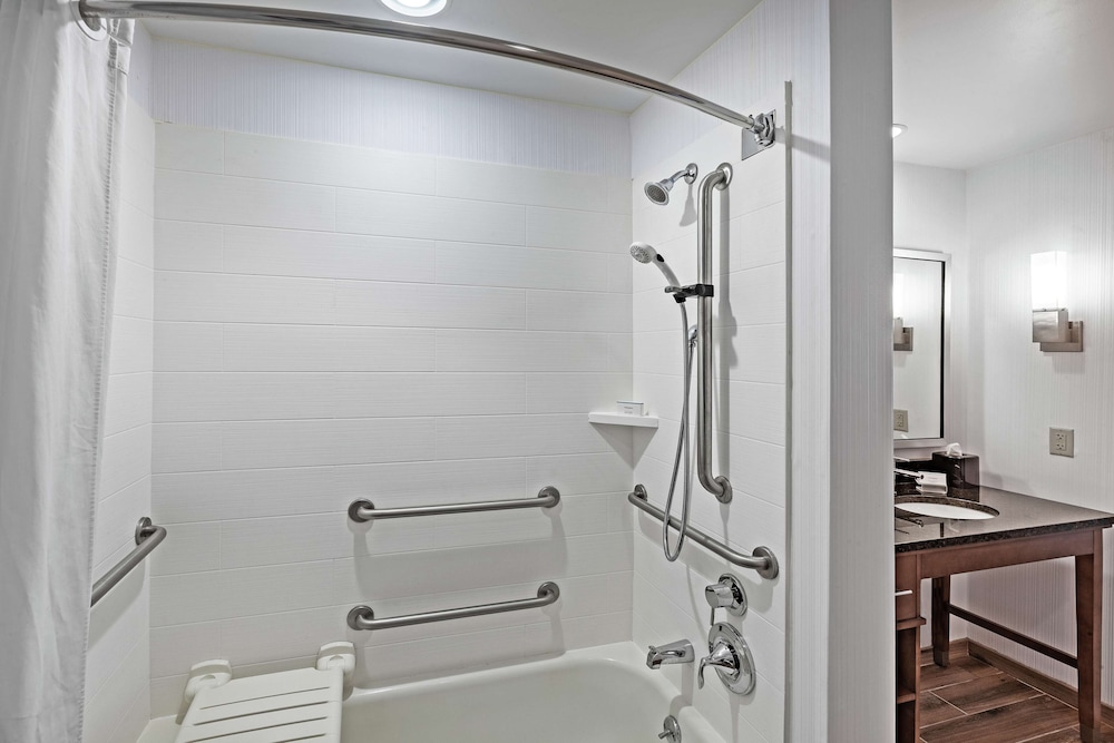 Homewood Suites by Hilton Greensboro - photo 23