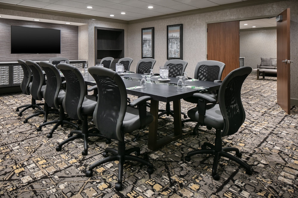 Holiday Inn Hotel & Suites Des Moines Northwest by IHG - photo 49