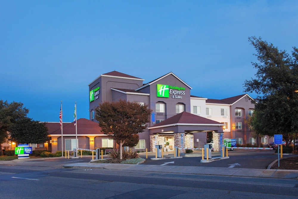 Holiday Inn Express Hotel & Suites Oakland Airport by IHG - photo 37