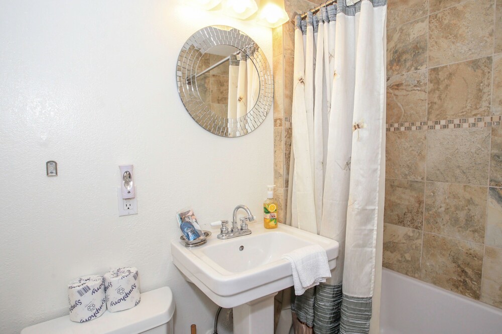 Little Swiss Inn - photo 31