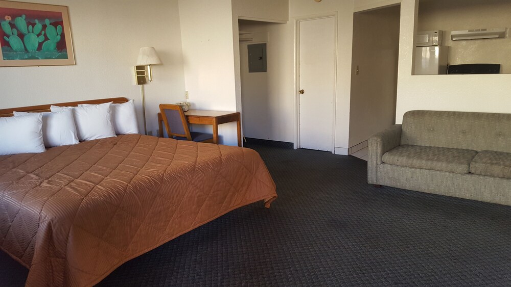 Desert Inn - photo 8