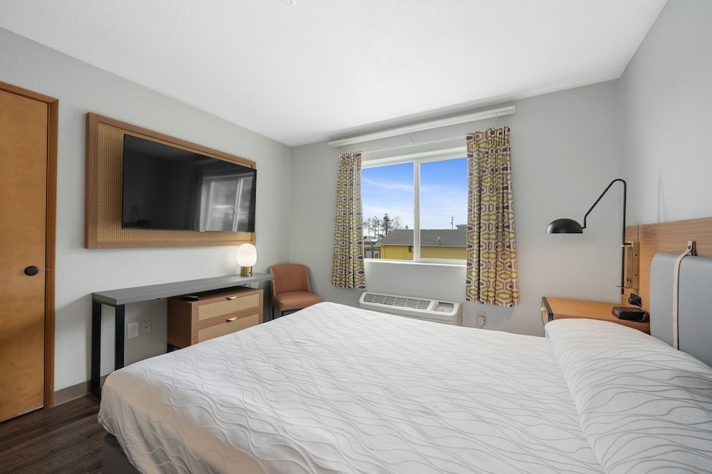 Garibaldi Inn at the Bay - photo 26