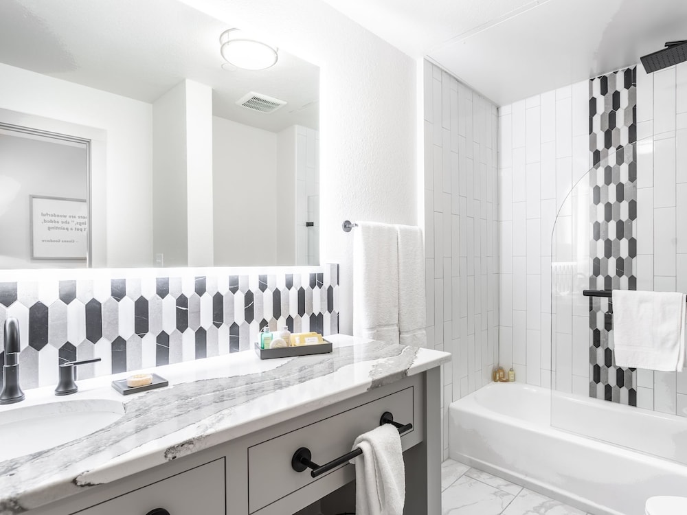 Millsap Suites by Pioneer Pocket Hotel - photo 19