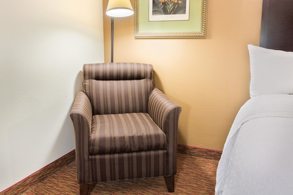 Hampton Inn Charlotte University Place - photo 5