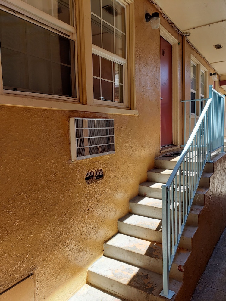 Aqua Breeze Inn - photo 6