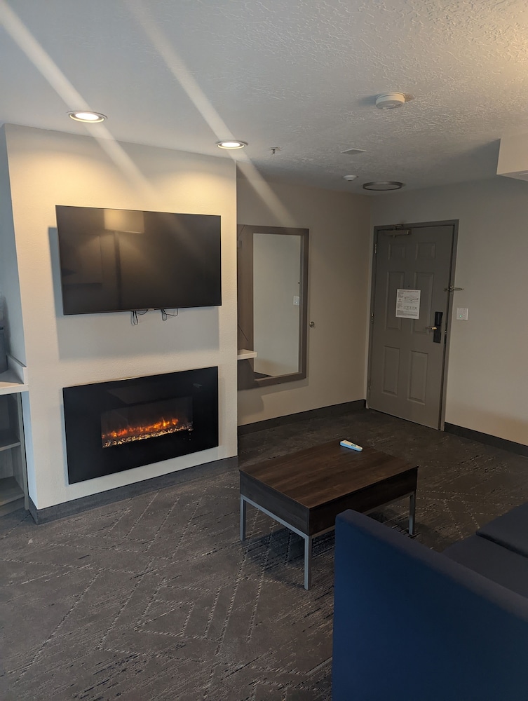 Holiday Inn Express & Suites Salt Lake City N Bountiful - photo 12