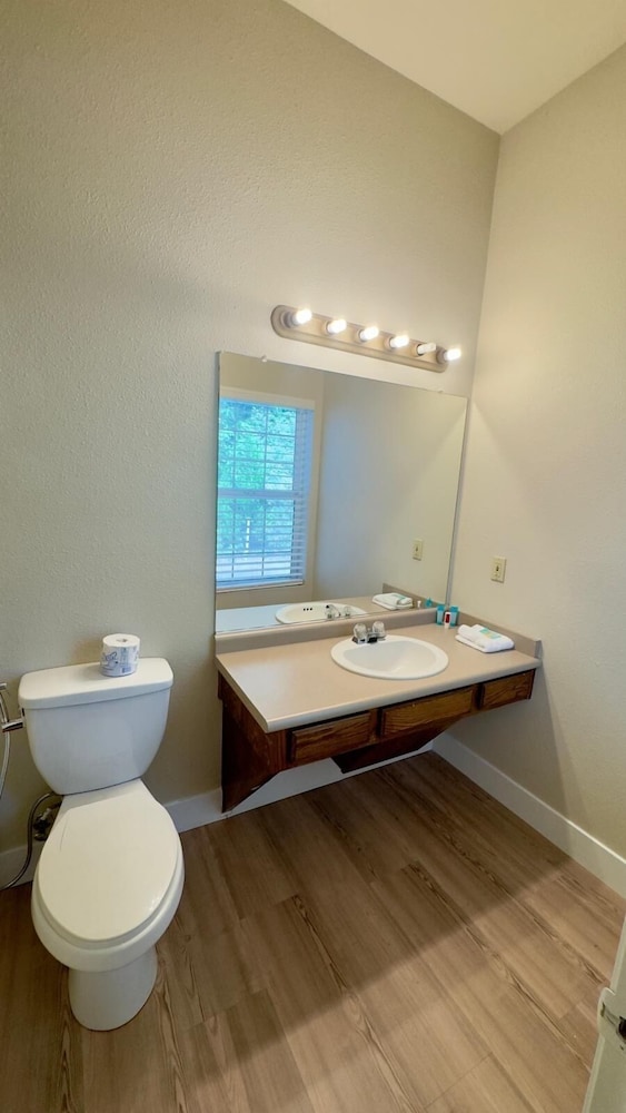 Westhaven Inn Pollock Pines - photo 7