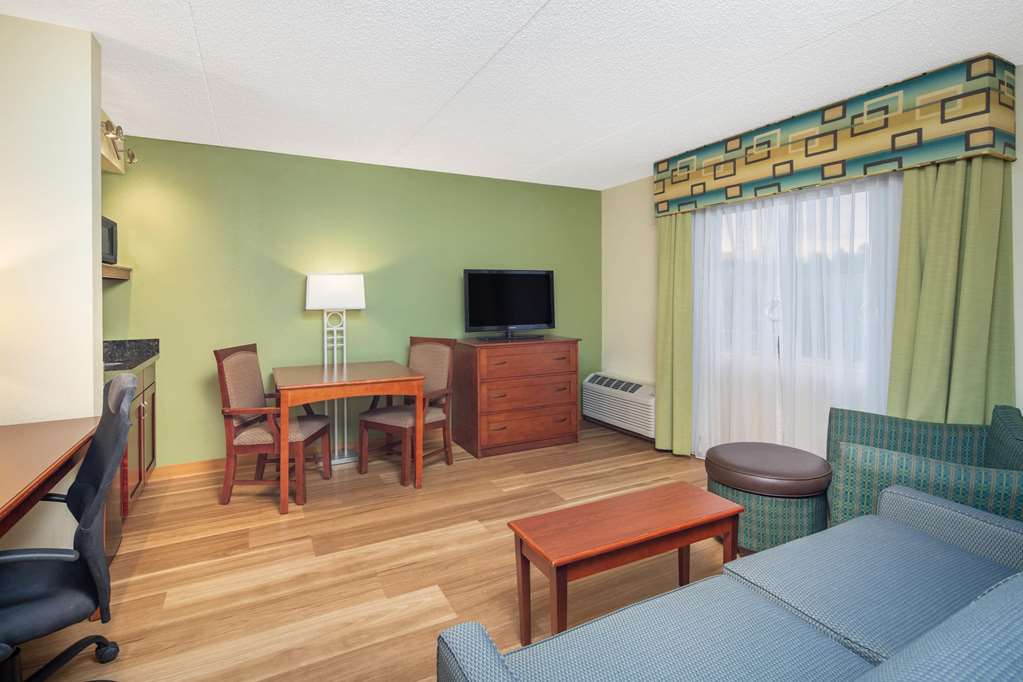 Wingate by Wyndham Valdosta Moody AFB - photo 9