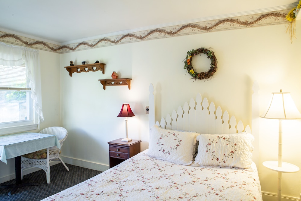 The Chimney Rock Inn & Cottages - photo 88
