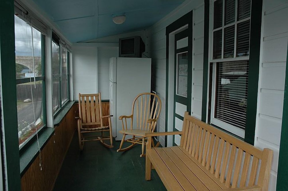 Channel Watefront Cottages - photo 79