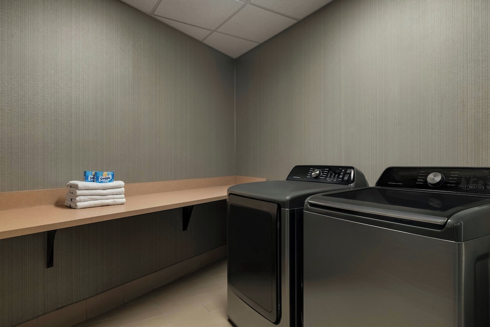 SpringHill Suites by Marriott Roanoke - photo 28