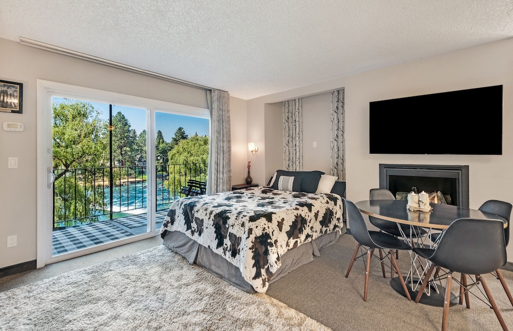 Bend Riverside Inn & Suites - photo 27