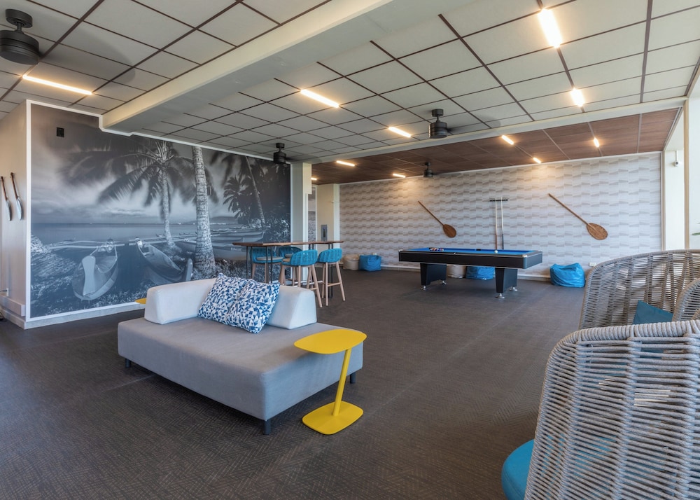 Maui Beach Hotel - photo 4