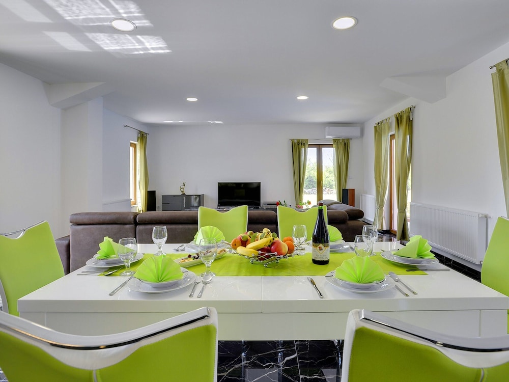 Villa in Pazin with Private Pool — 4-Star Luxury Hotel in Pazin, Croatia