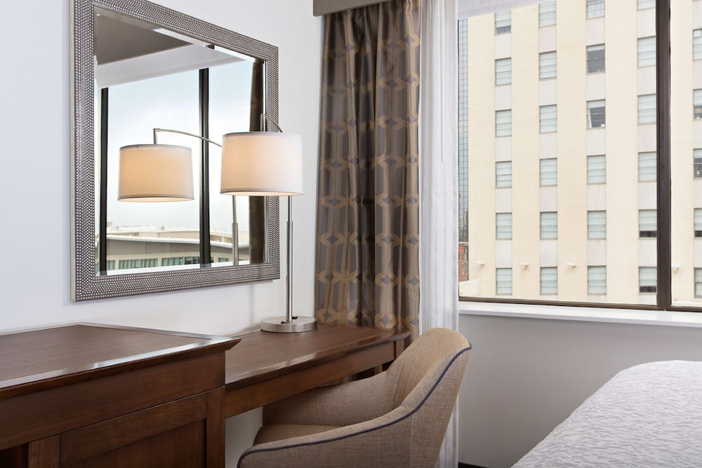Hampton Inn & Suites Dallas Downtown - photo 20