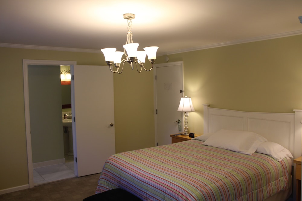 Catskill Seasons Inn - photo 7