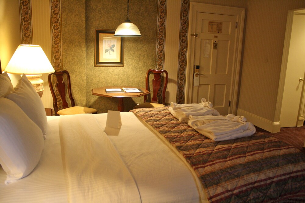 The Grand Summit Hotel - photo 4