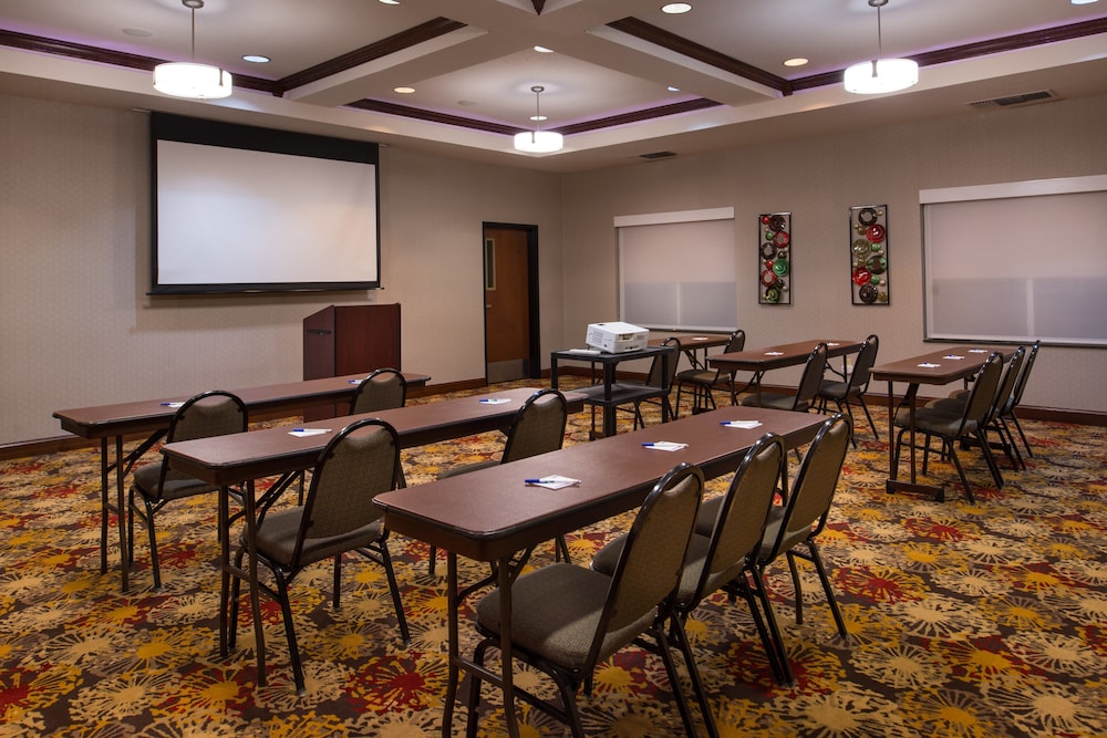Holiday Inn Express Hotel & Suites Pittsburg by IHG - photo 73
