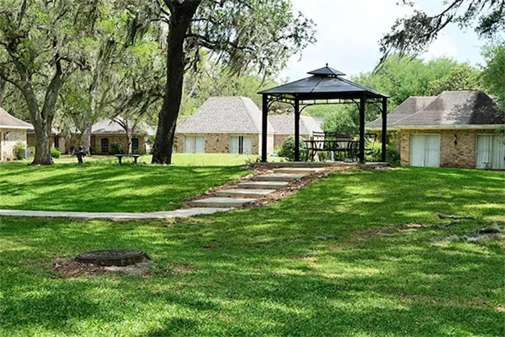 Columbia Lakes Resort Cottages - photo 17